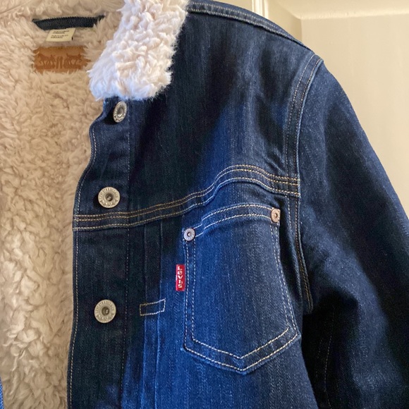 Levi’s denim, sherpa, quilted jacket. Size medium. - Picture 3 of 5
